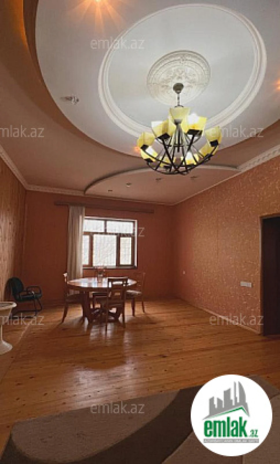 Satılır 7 otaqlı həyət evi 330 m²