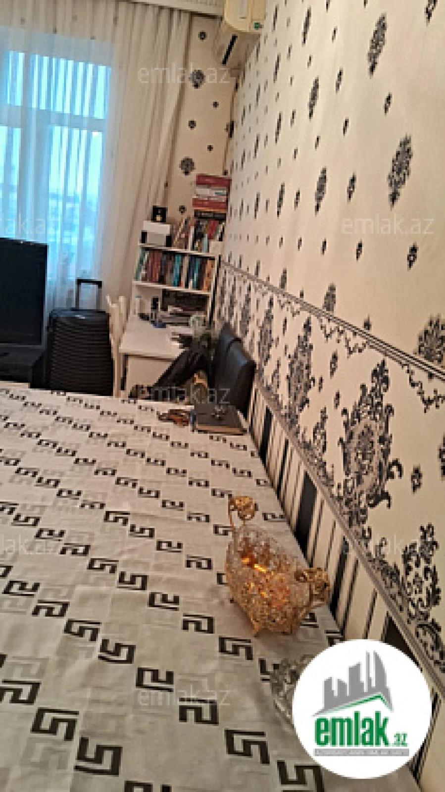 Satılır 4 otaqlı köhnə tikili 110 m²