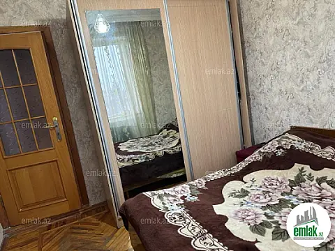 Satılır 4 otaqlı köhnə tikili 110 m²