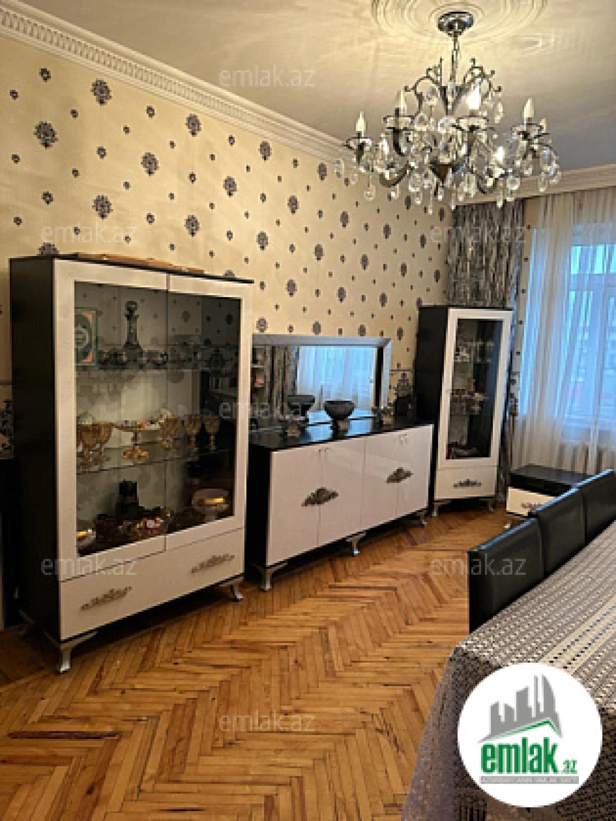 Satılır 4 otaqlı köhnə tikili 110 m²