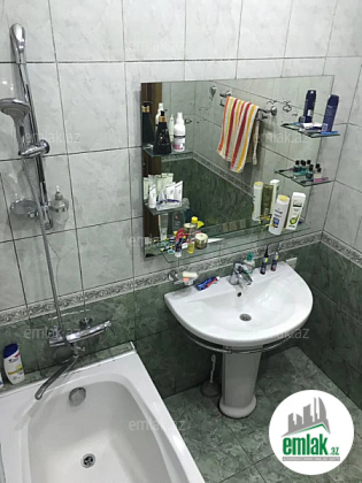 Satılır 3 otaqlı yeni tikili 110 m²