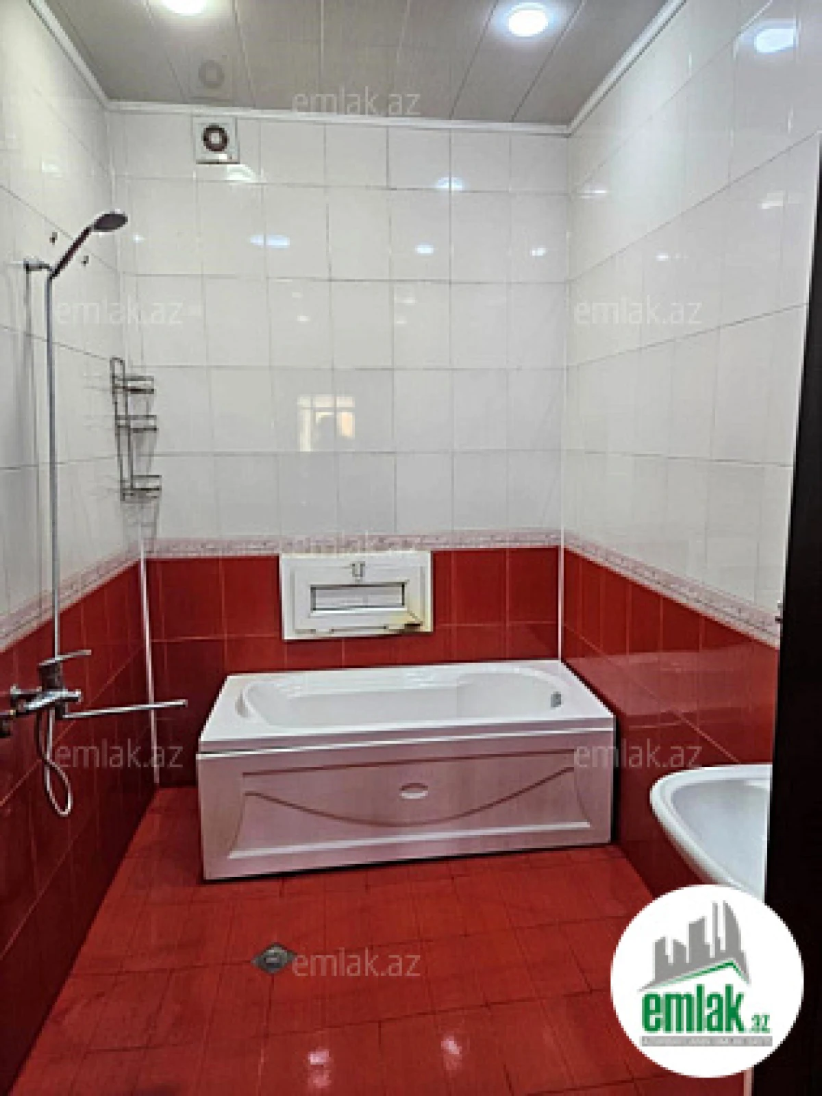 Satılır 3 otaqlı yeni tikili 140 m²