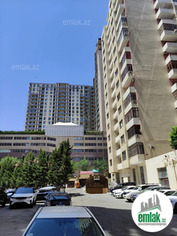 Satılır 3 otaqlı yeni tikili 135 m²