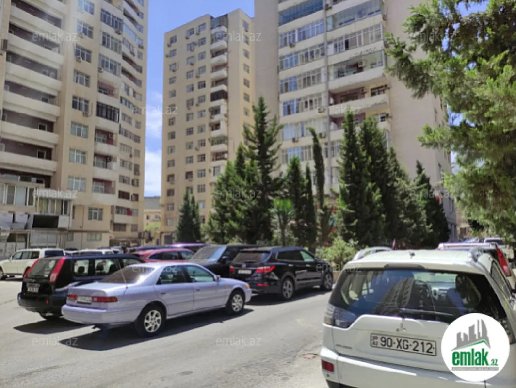 Satılır 3 otaqlı yeni tikili 135 m²