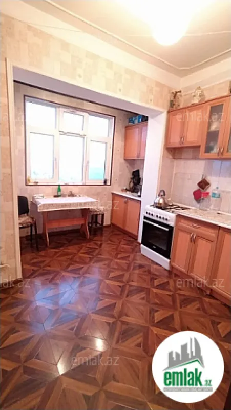 Satılır 2 otaqlı köhnə tikili 65 m²