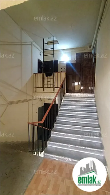 Satılır 2 otaqlı köhnə tikili 65 m²