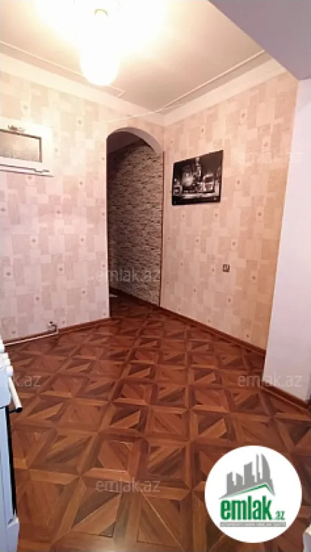 Satılır 2 otaqlı köhnə tikili 65 m²