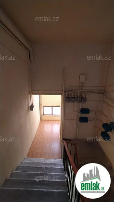 Satılır 2 otaqlı köhnə tikili 65 m²