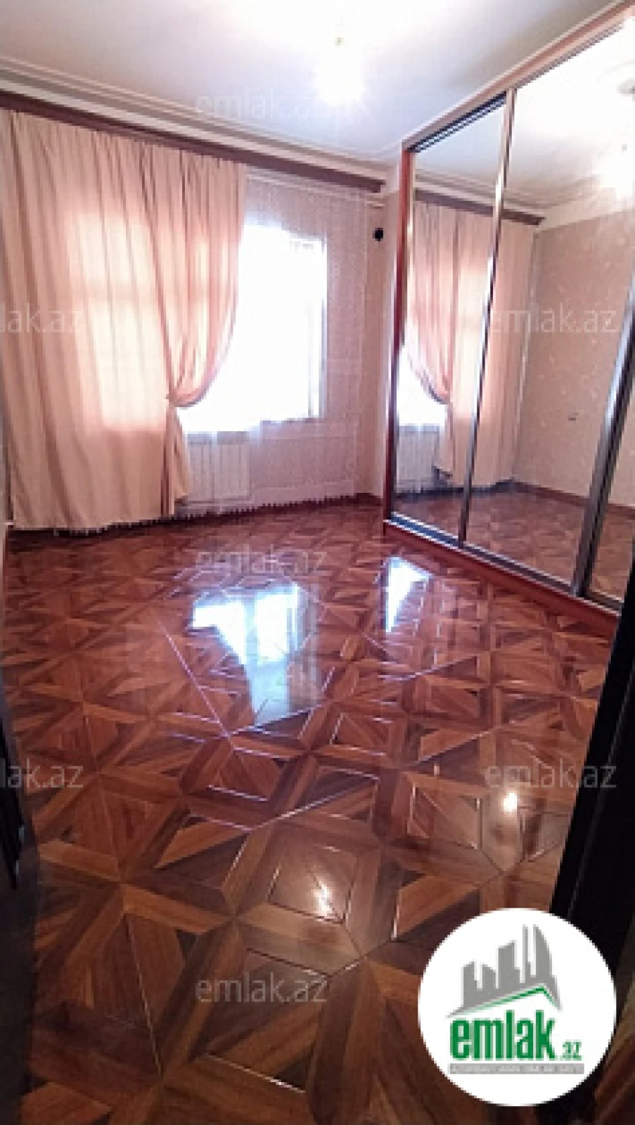 Satılır 2 otaqlı köhnə tikili 65 m²