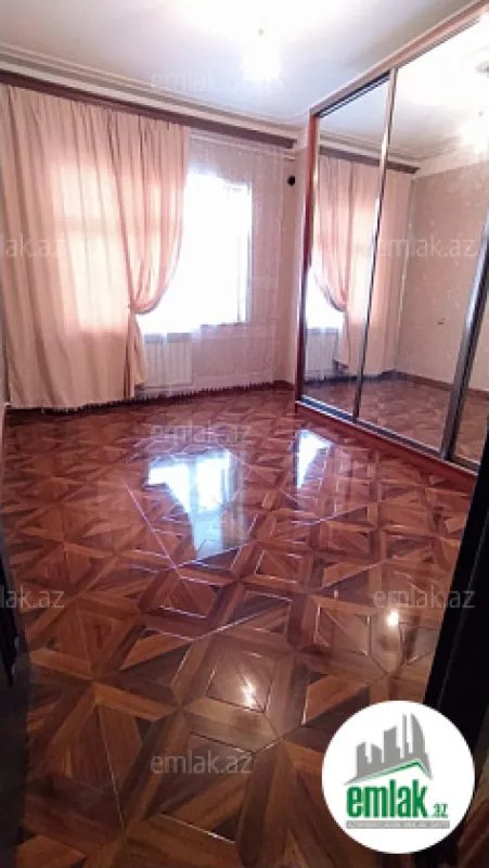 Satılır 2 otaqlı köhnə tikili 65 m²