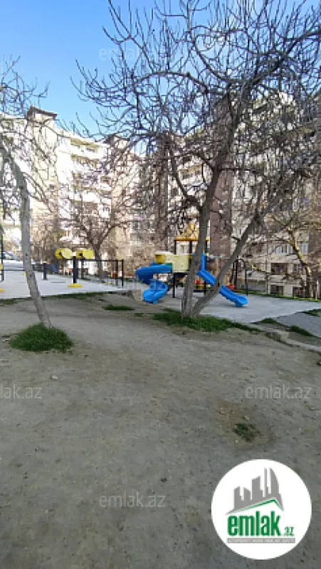 Satılır 2 otaqlı köhnə tikili 65 m²