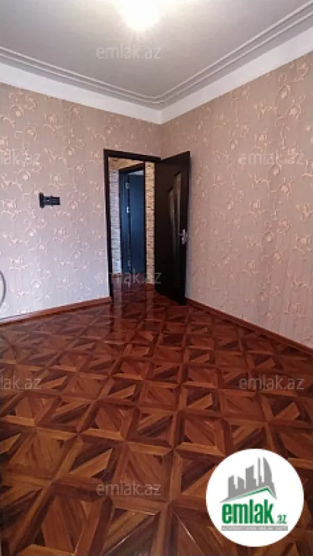 Satılır 2 otaqlı köhnə tikili 65 m²