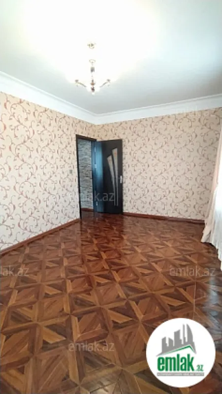 Satılır 2 otaqlı köhnə tikili 65 m²
