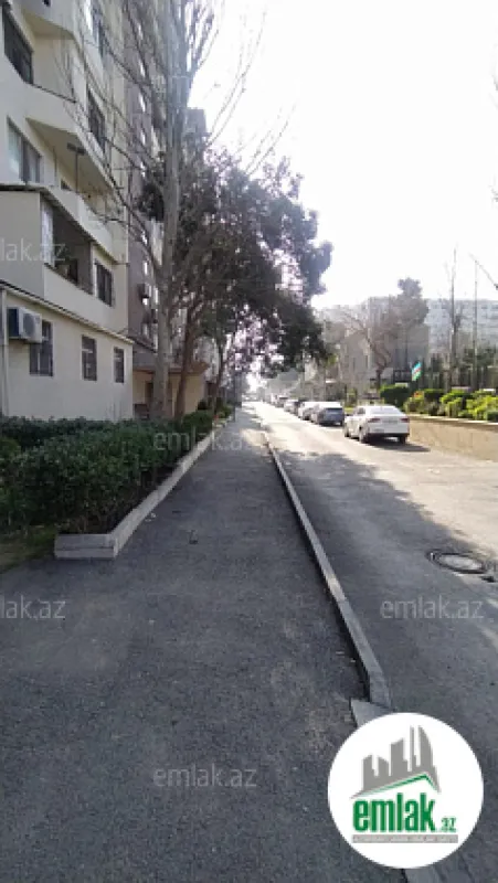 Satılır 2 otaqlı köhnə tikili 65 m²
