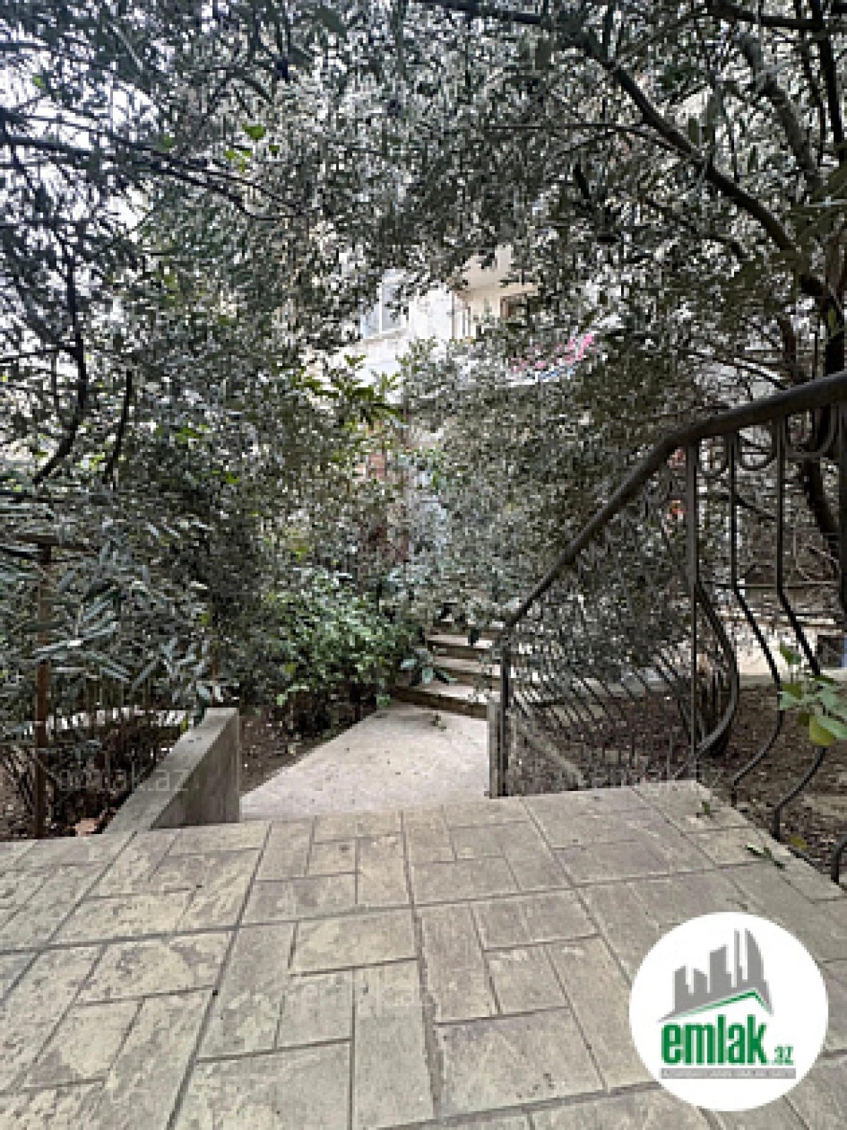 Satılır 7 otaqlı obyekt 200 m²