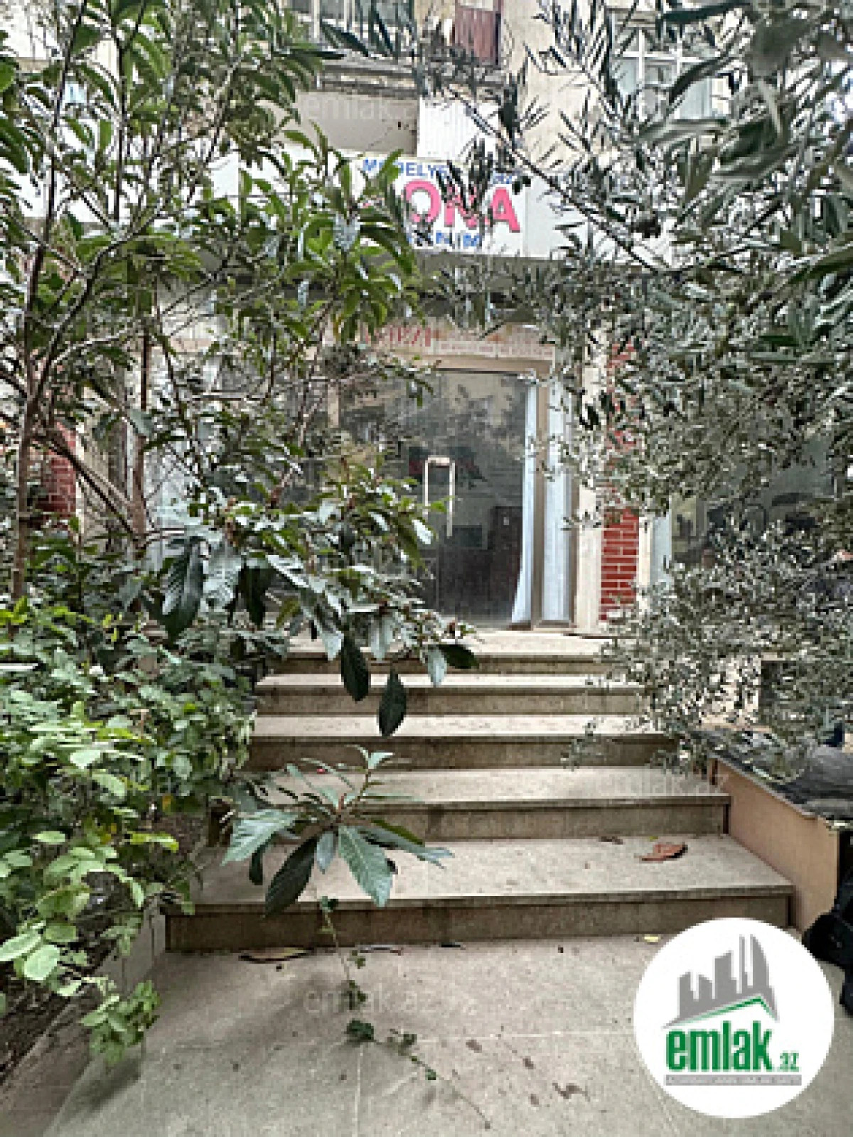 Satılır 7 otaqlı obyekt 200 m²