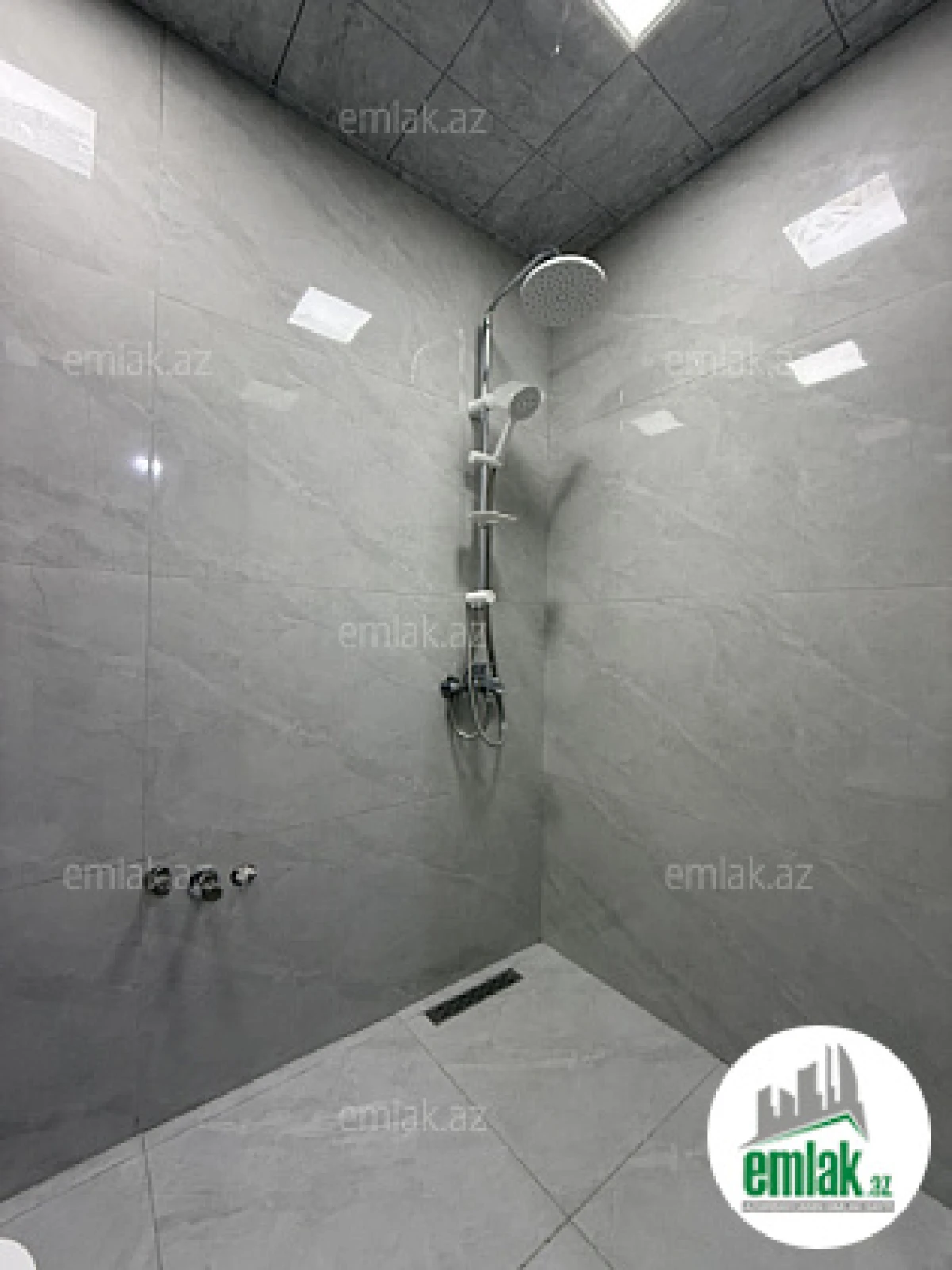 Satılır 1 otaqlı köhnə tikili 20 m²