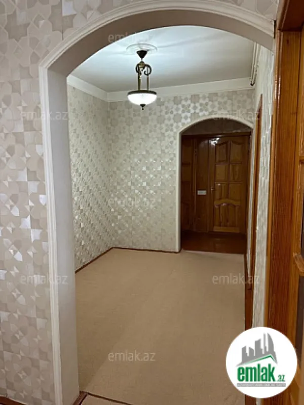 Satılır 5 otaqlı köhnə tikili 110 m²