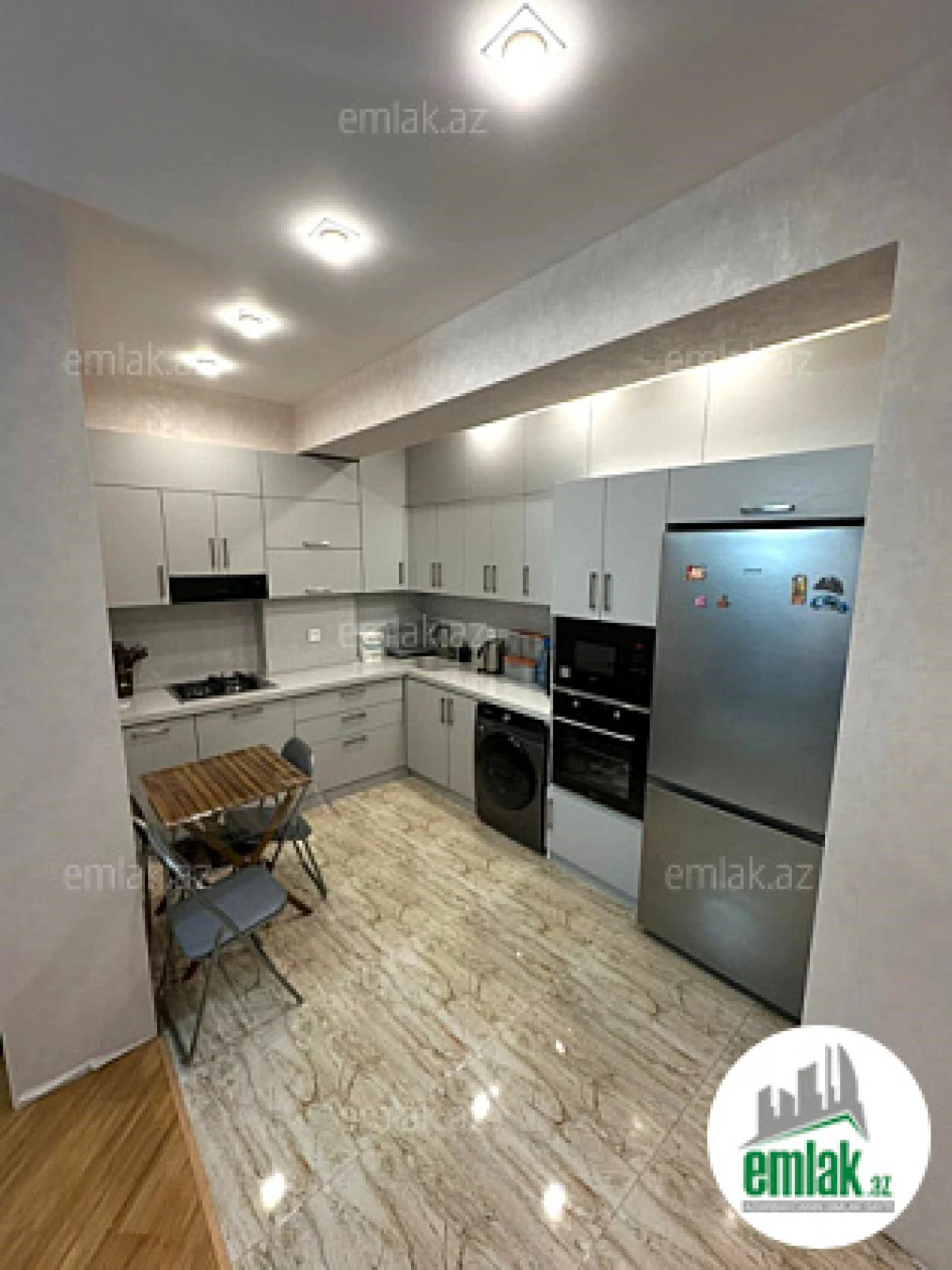 Satılır 3 otaqlı yeni tikili 90 m²