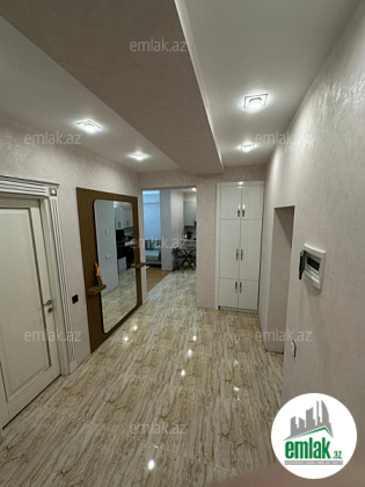 Satılır 3 otaqlı yeni tikili 90 m²