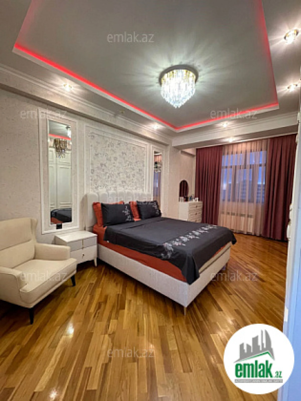 Satılır 2 otaqlı yeni tikili 103 m²