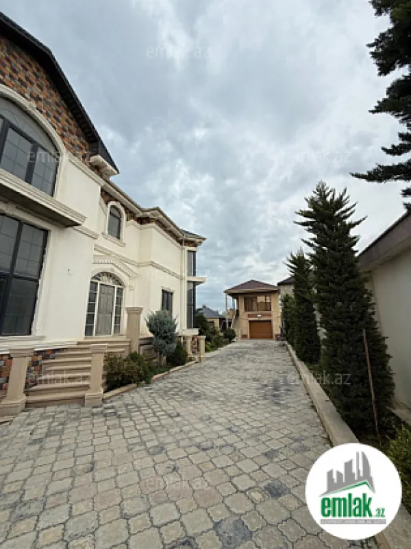 Satılır 6 otaqlı həyət evi 350 m²