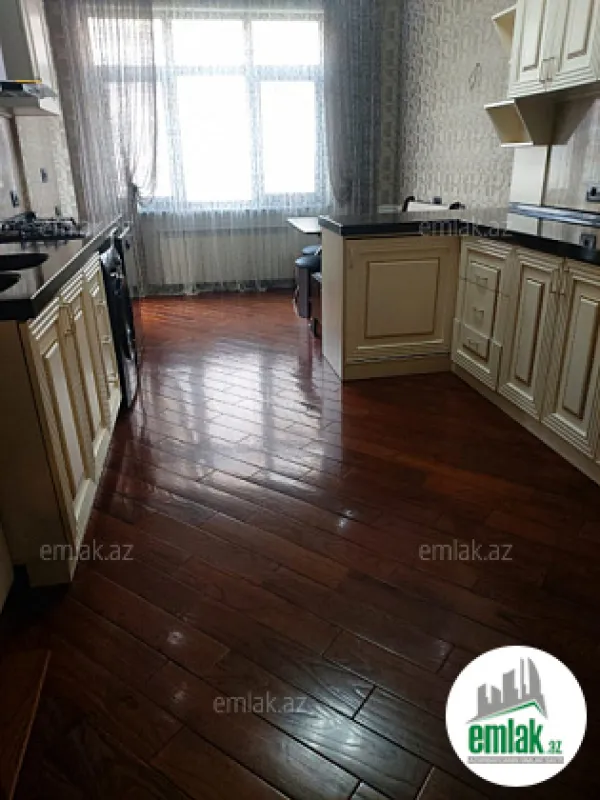 Satılır 3 otaqlı yeni tikili 160 m²