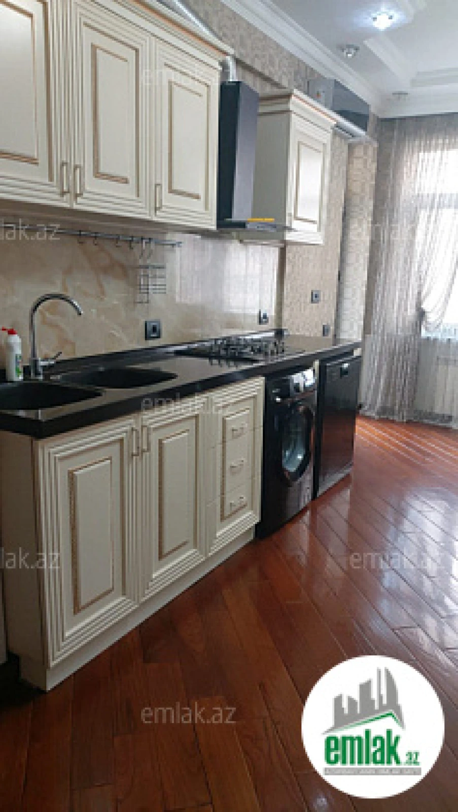 Satılır 3 otaqlı yeni tikili 160 m²