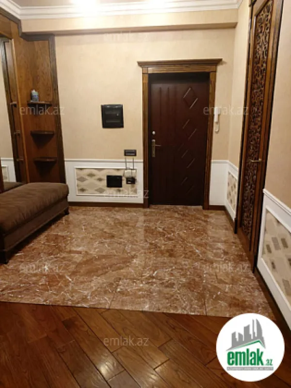 Satılır 3 otaqlı yeni tikili 160 m²