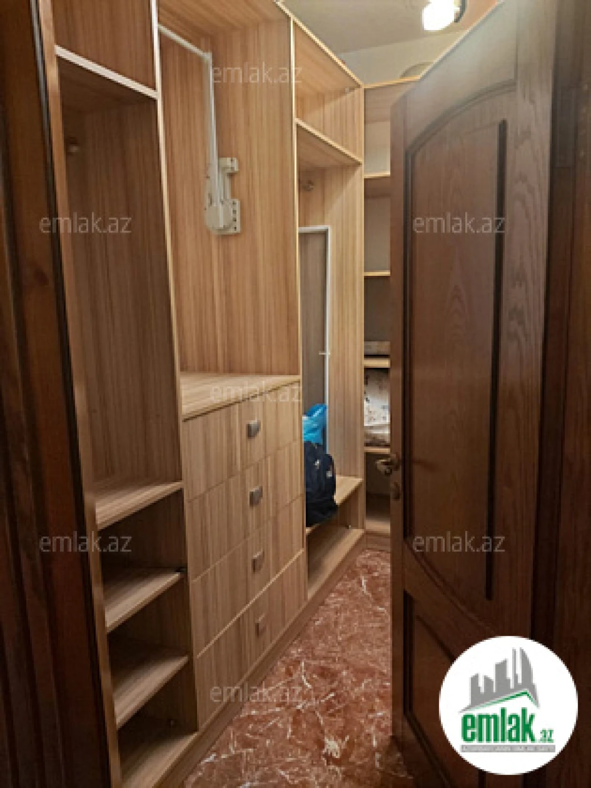 Satılır 3 otaqlı yeni tikili 160 m²