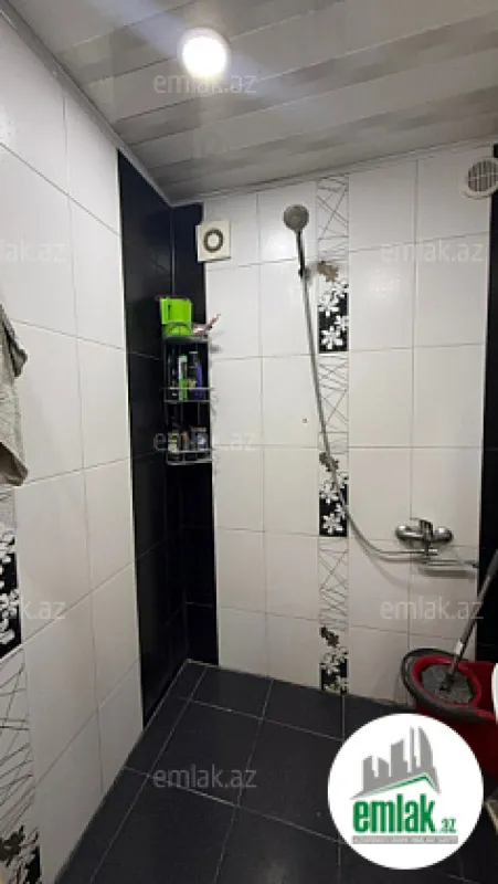 Satılır 3 otaqlı köhnə tikili 70 m²