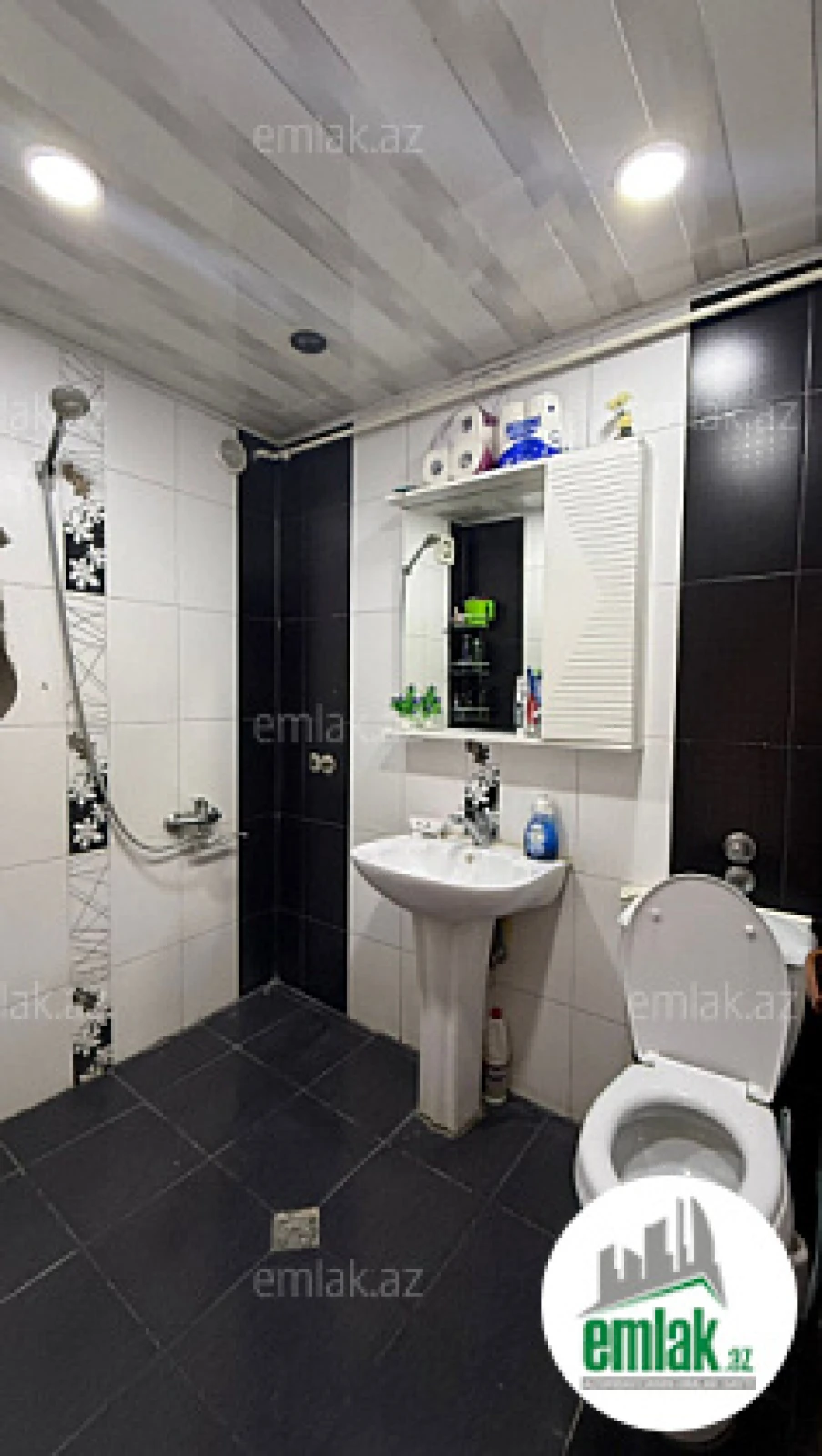 Satılır 3 otaqlı köhnə tikili 70 m²