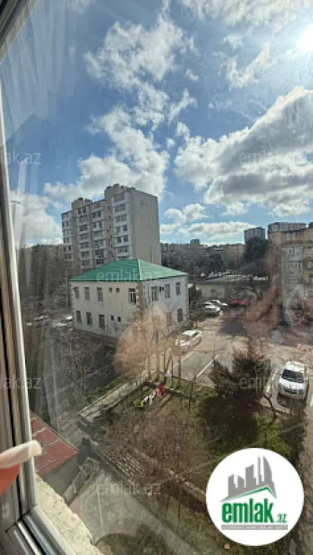 Satılır 3 otaqlı köhnə tikili 70 m²