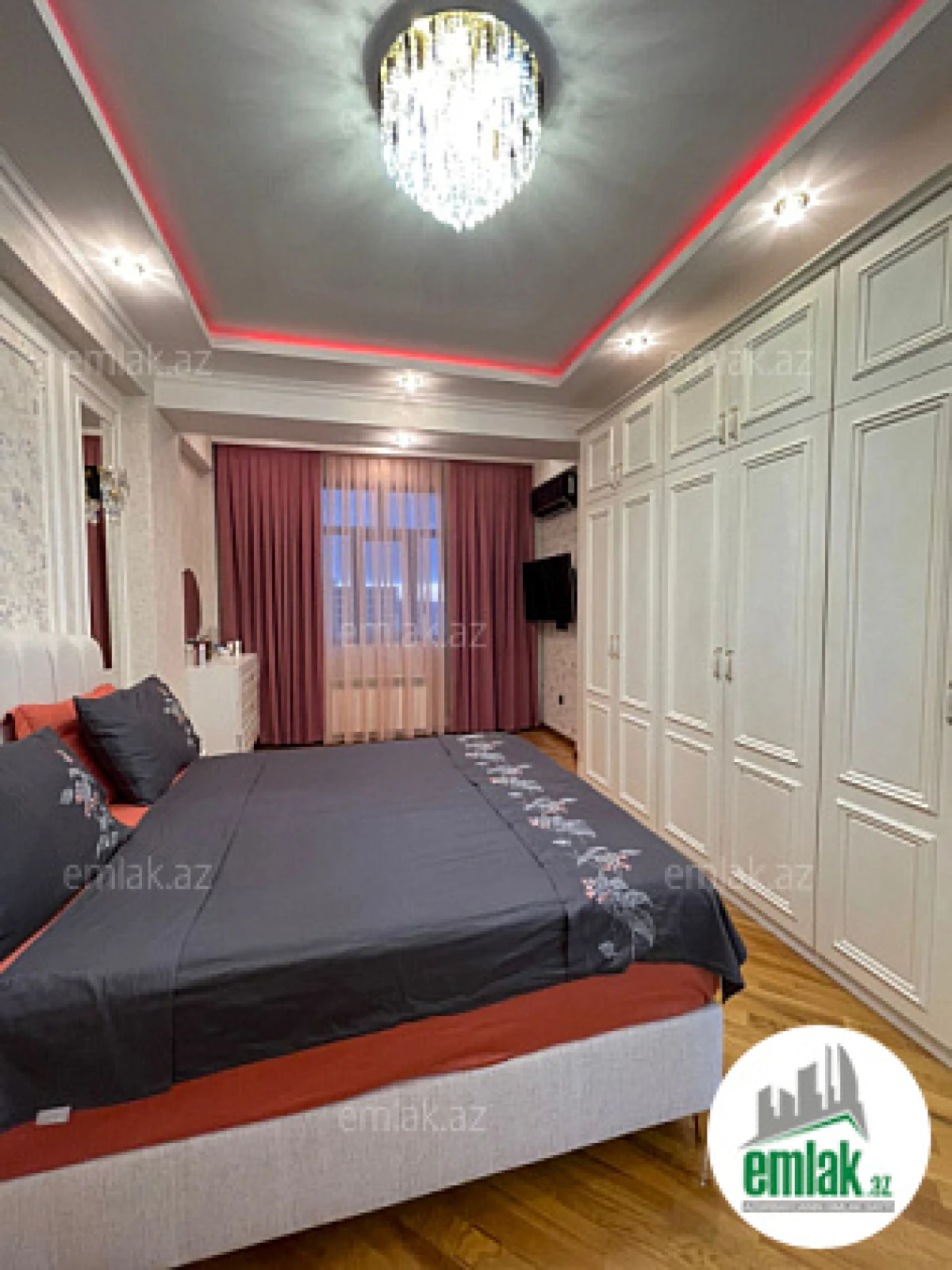 Satılır 2 otaqlı yeni tikili 110 m²