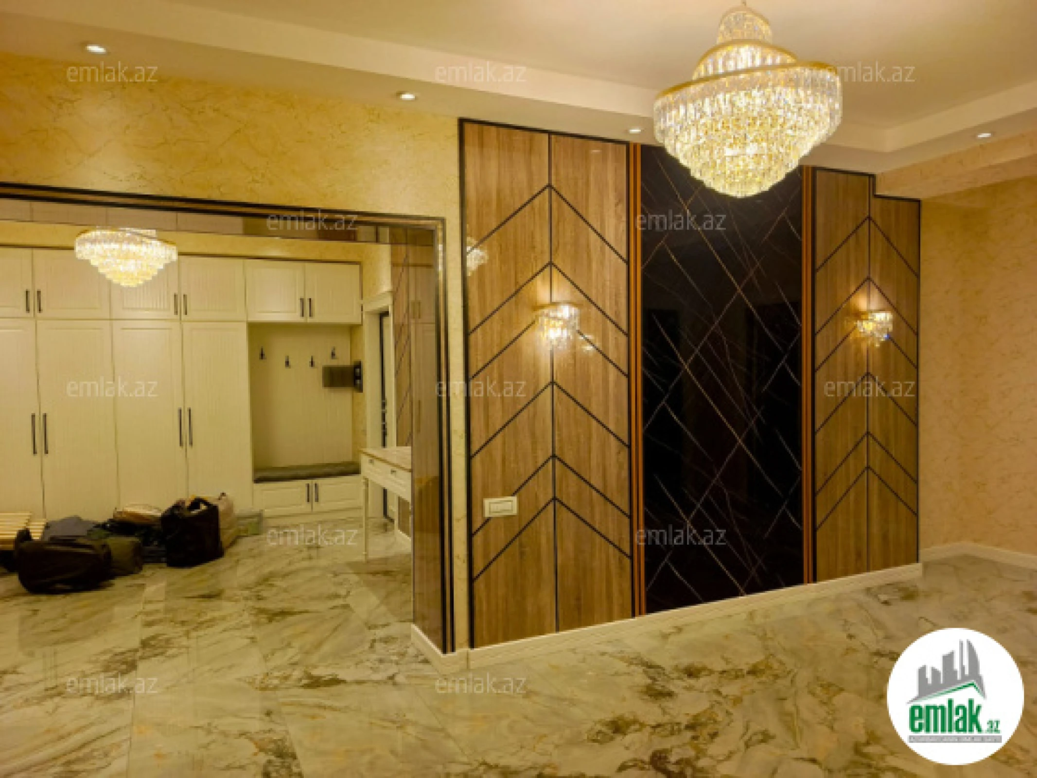 Satılır 4 otaqlı yeni tikili 215 m²