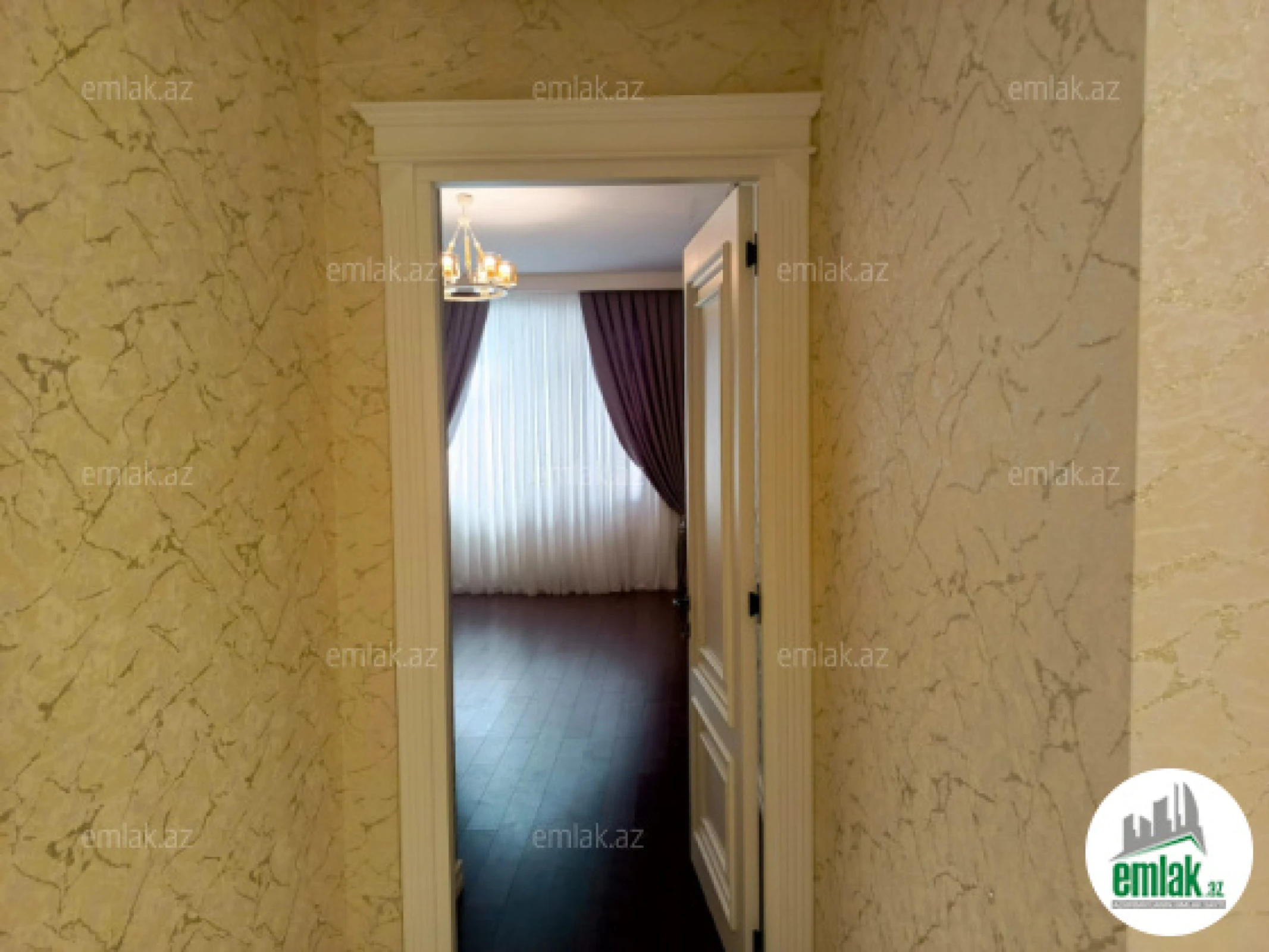 Satılır 4 otaqlı yeni tikili 215 m²