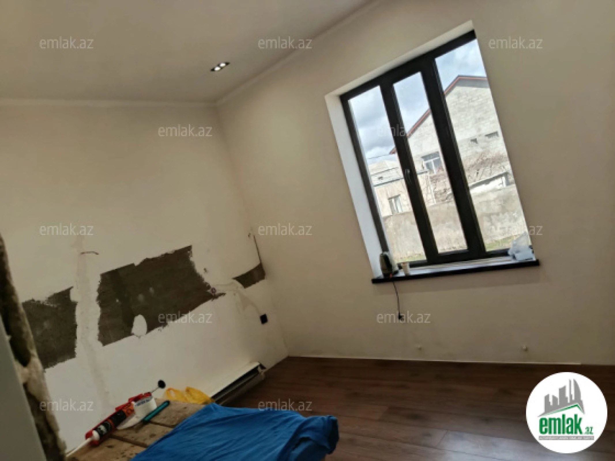 Satılır 4 otaqlı həyət evi 180 m²
