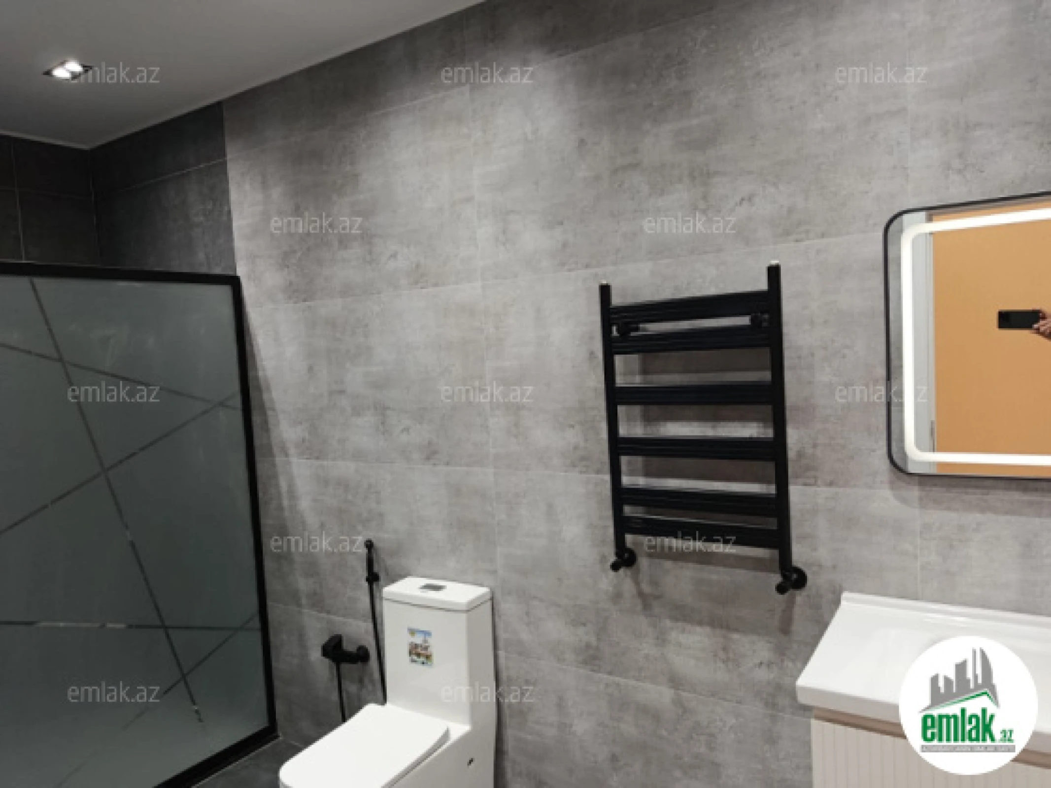 Satılır 4 otaqlı həyət evi 180 m²