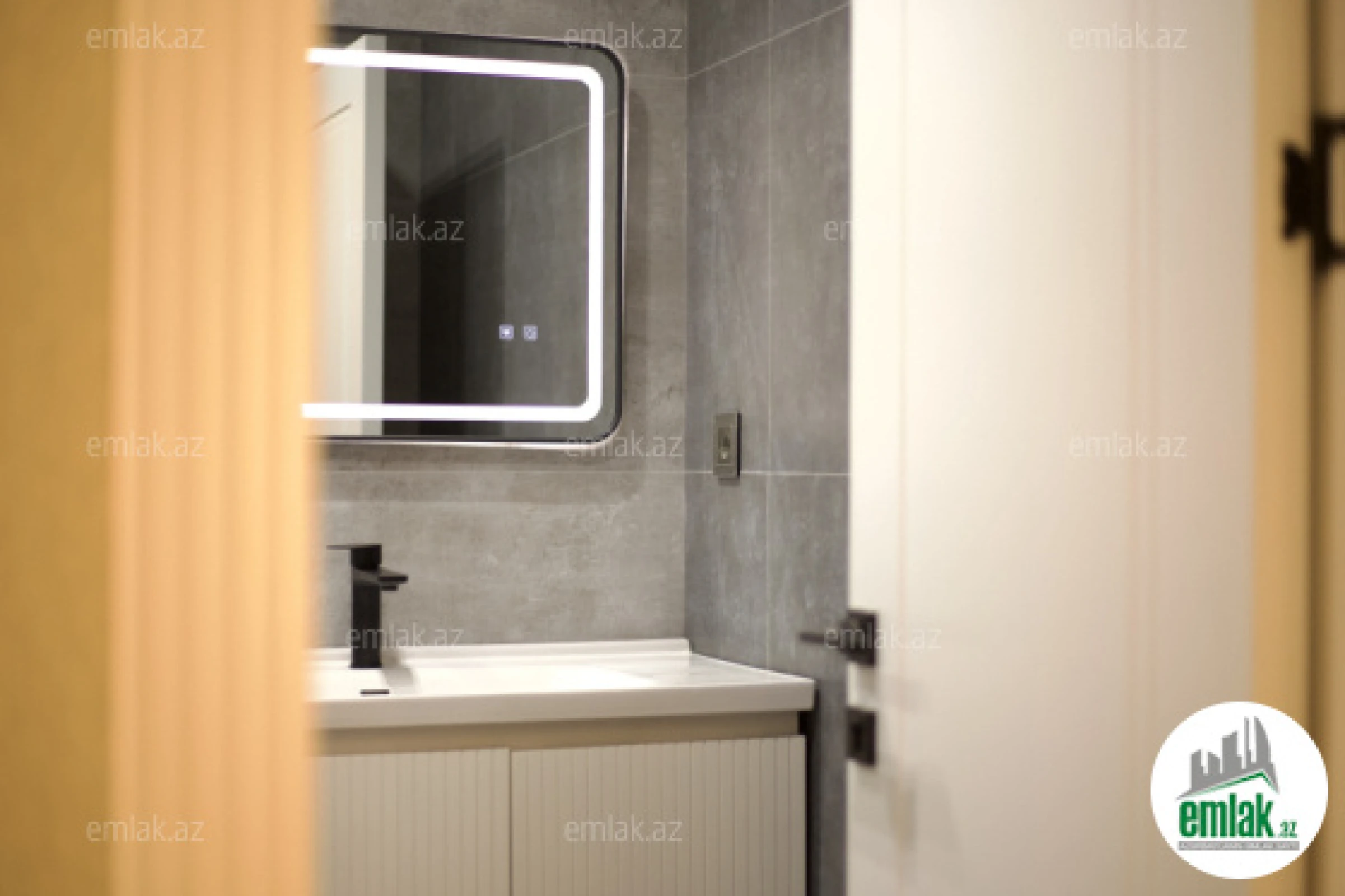 Satılır 4 otaqlı həyət evi 180 m²