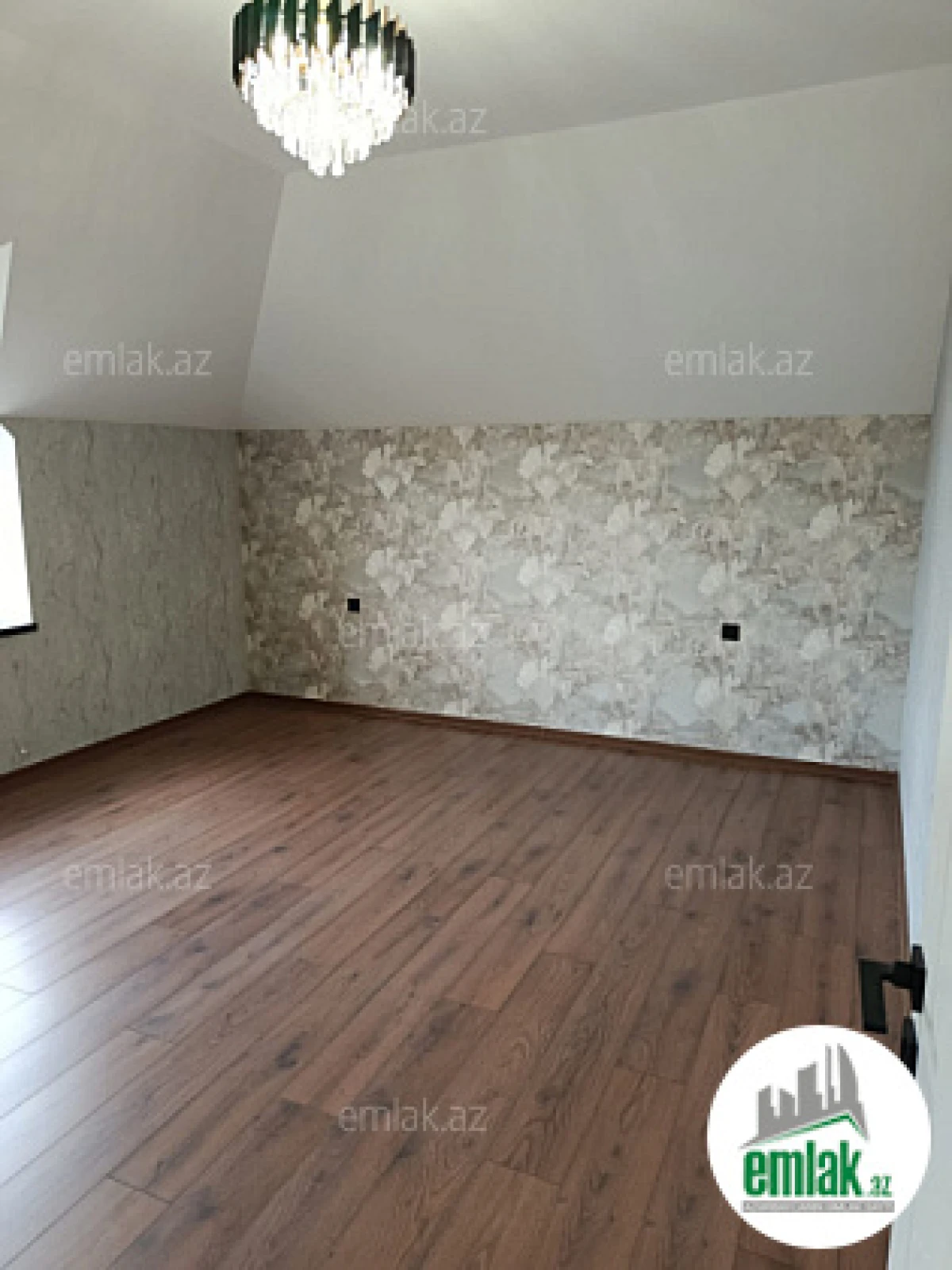 Satılır 4 otaqlı həyət evi 180 m²