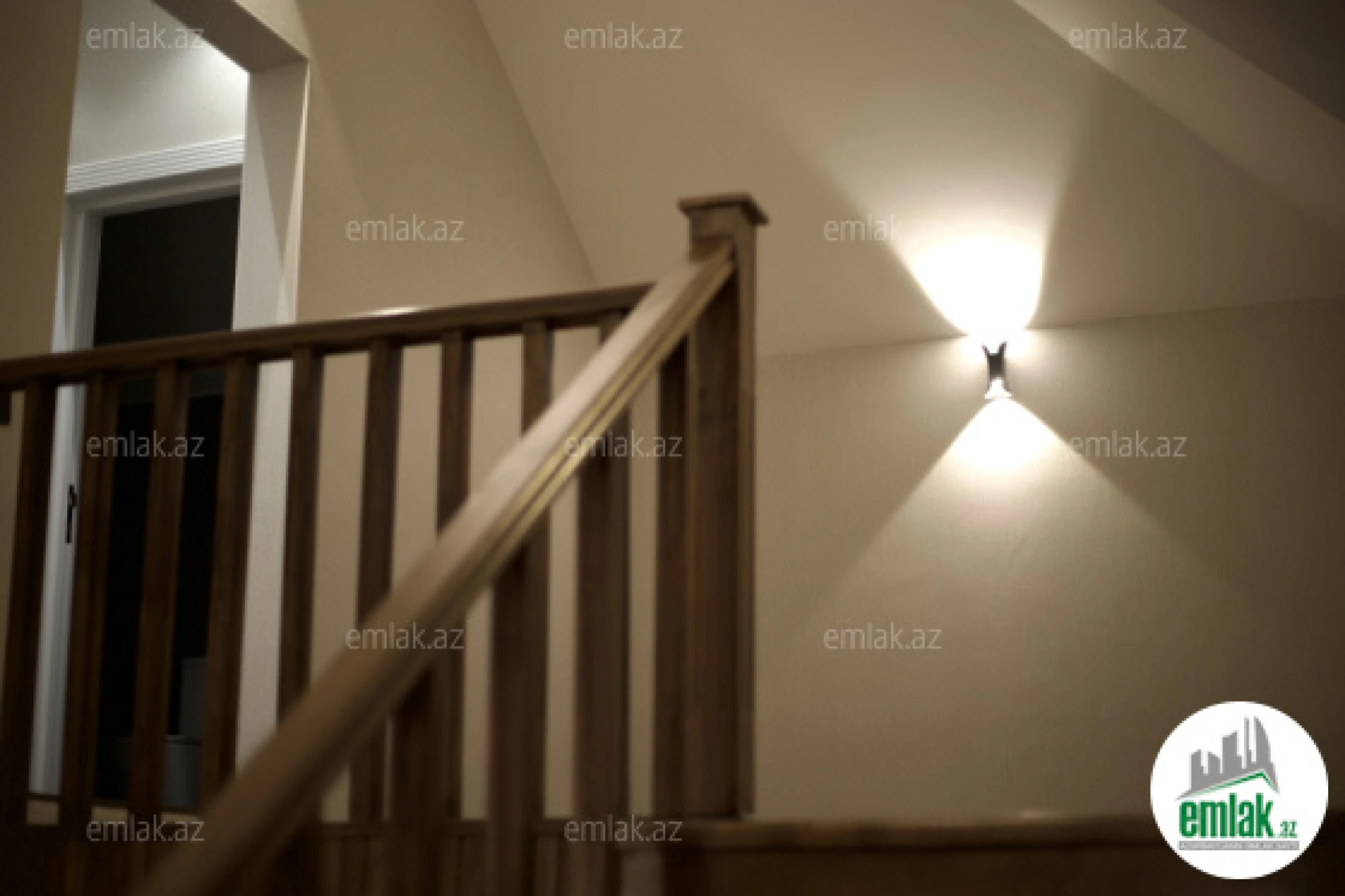 Satılır 4 otaqlı həyət evi 180 m²