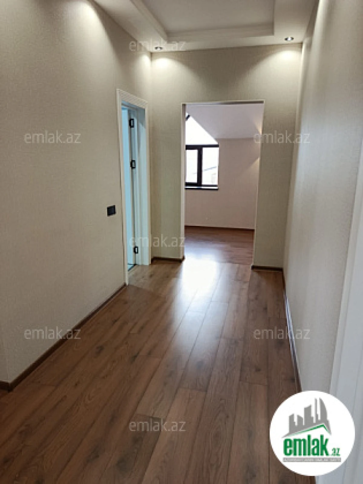 Satılır 4 otaqlı həyət evi 180 m²