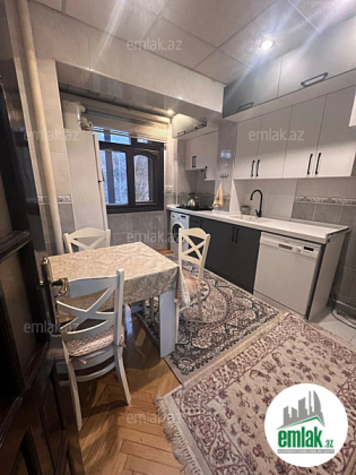 Satılır 2 otaqlı köhnə tikili 70 m²