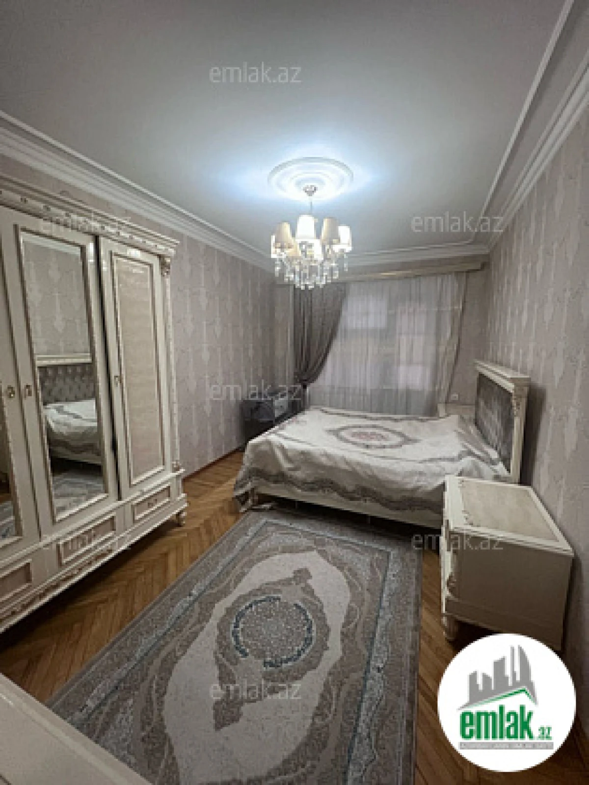 Satılır 2 otaqlı köhnə tikili 70 m²