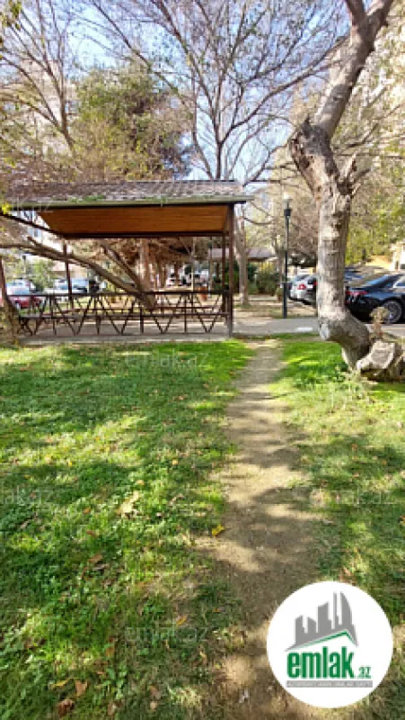 Satılır 2 otaqlı köhnə tikili 70 m²