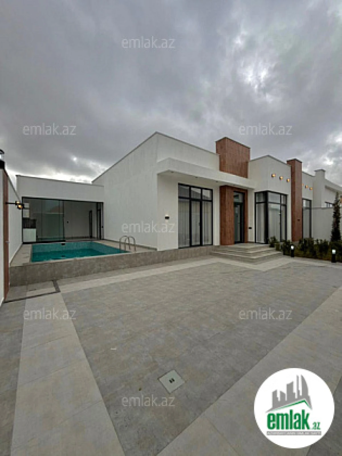 Satılır 4 otaqlı mənzil 170 m²