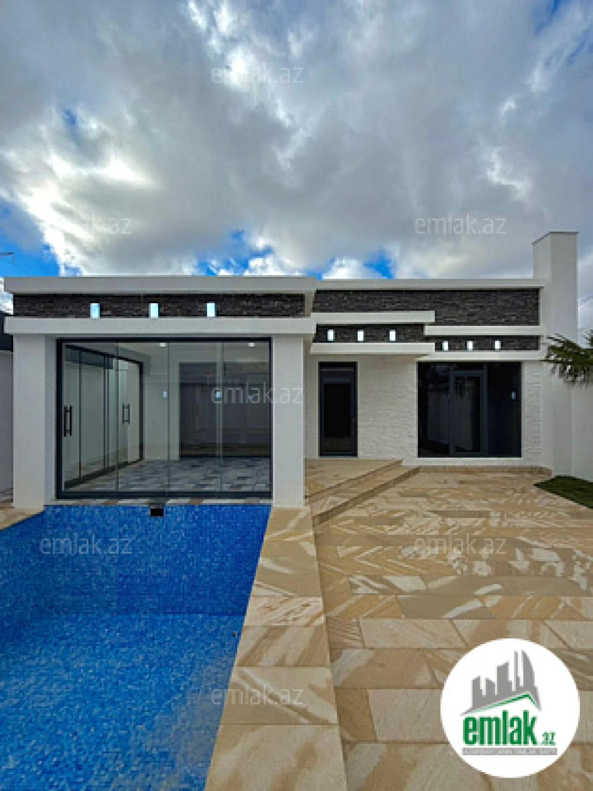 Satılır 4 otaqlı mənzil 150 m²