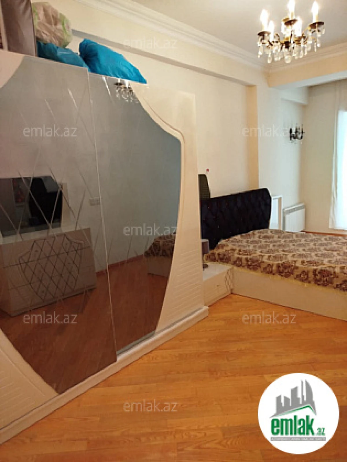 Satılır 3 otaqlı yeni tikili 150 m²