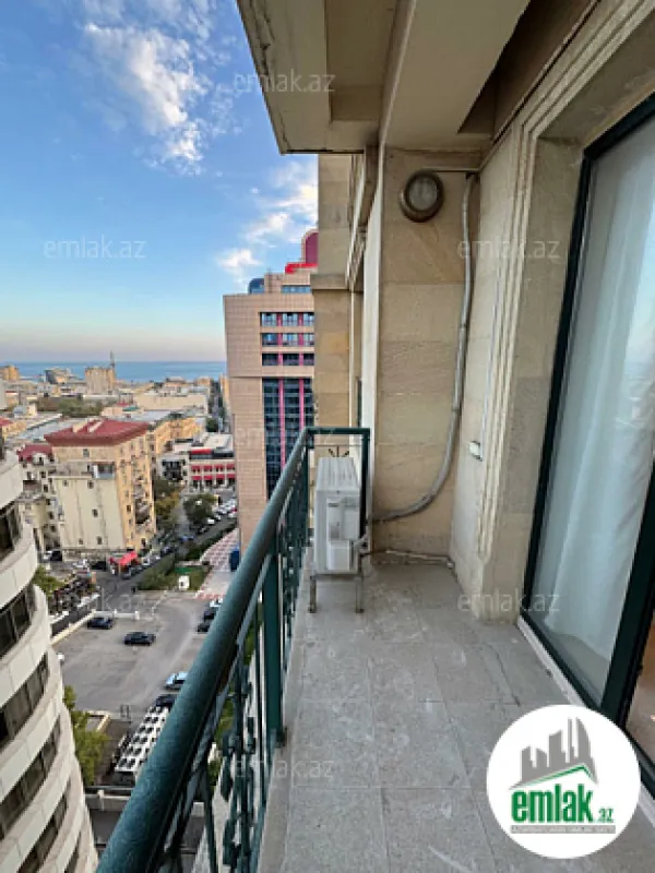 Satılır 3 otaqlı yeni tikili 150 m²