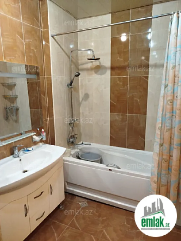 Satılır 3 otaqlı yeni tikili 150 m²